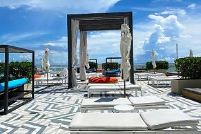 5-star Condo at The W Residences 1BR by Oneluxstay