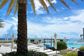 5-star Condo at The W Residences 1BR by Oneluxstay