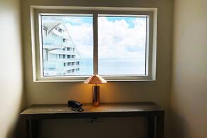 5-star Condo at The W Residences 1BR by Oneluxstay