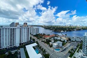 5-star Condo at The W Residences 1BR by Oneluxstay