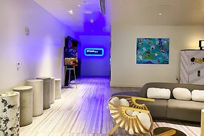 5-star Condo at The W Residences 1BR by Oneluxstay