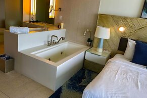 5-star Condo at The W Residences 1BR by Oneluxstay