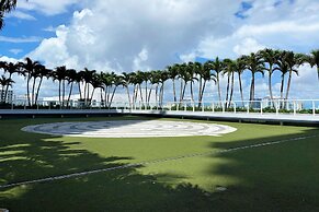 5-star Condo at The W Residences 1BR by Oneluxstay