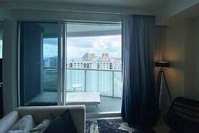 5-star Condo at The W Residences 1BR by Oneluxstay