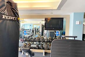 5-star Condo at The W Residences 1BR by Oneluxstay