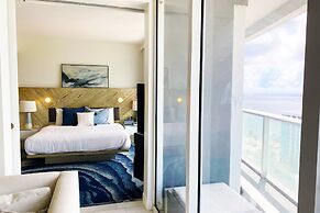 5-star Condo at The W Residences 1BR by Oneluxstay