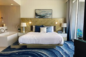 5-star Condo at The W Residences 1BR by Oneluxstay