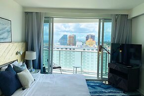 5-star Condo at The W Residences 1BR by Oneluxstay