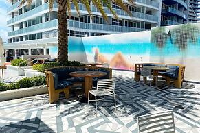 5-star Condo at The W Residences 1BR by Oneluxstay