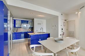 5-star Condo at The W Residences 1BR by Oneluxstay