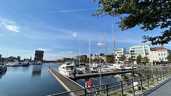 Cozy 1BR City Centre Near Meir Shopping by Oneluxstay