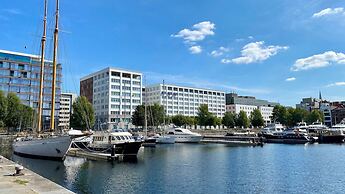 Cozy 1BR City Centre Near Meir Shopping by Oneluxstay