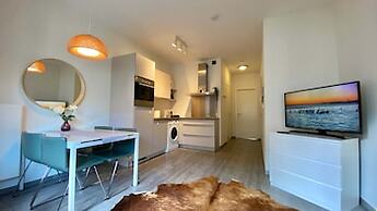 Cozy 1BR City Centre Near Meir Shopping by Oneluxstay