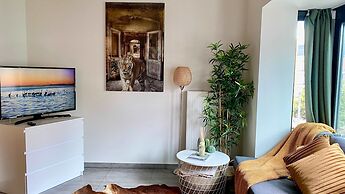 Cozy 1BR City Centre Near Meir Shopping by Oneluxstay