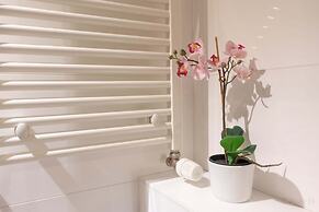 Cozy 1BR City Centre Near Meir Shopping by Oneluxstay