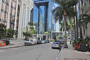 Stylish 1BR At Brickell Bay Club by Oneluxstay