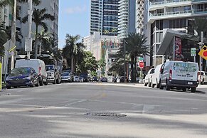 Stylish 1BR At Brickell Bay Club by Oneluxstay