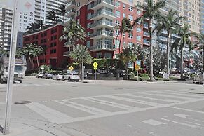 Stylish 1BR At Brickell Bay Club by Oneluxstay