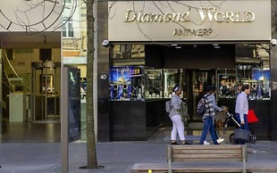 Spacious 3BR 2/5 BA Near Diamond District by Oneluxstay