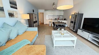 Spacious 3BR 2/5 BA Near Diamond District by Oneluxstay