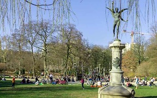 Spacious 3BR 2/5 BA Near Diamond District by Oneluxstay