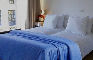 Spacious 3BR 2/5 BA Near Diamond District by Oneluxstay