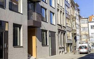 Spacious 3BR 2/5 BA Near Diamond District by Oneluxstay