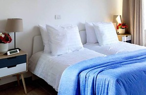 Spacious 3BR 2/5 BA Near Diamond District by Oneluxstay