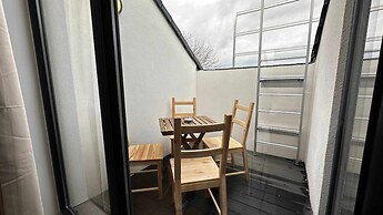 Luxury 1BR Near Fashion District by Oneluxstay