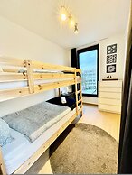 Modern 2BR Penthouse Near Diamond District by Oneluxstay