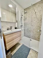 Luxury Dlx 1BR Near Fashion District by Oneluxstay