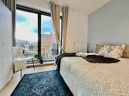 Luxury Dlx 1BR Near Fashion District by Oneluxstay