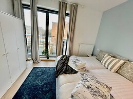 Luxury Dlx 1BR Near Fashion District by Oneluxstay