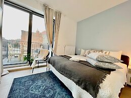 Luxury Dlx 1BR Near Fashion District by Oneluxstay