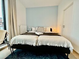 Luxury Dlx 1BR Near Fashion District by Oneluxstay