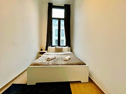 Luxury 2BR 2BA Near Fashion District by Oneluxstay