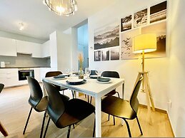 Luxury 2BR 2BA Near Fashion District by Oneluxstay