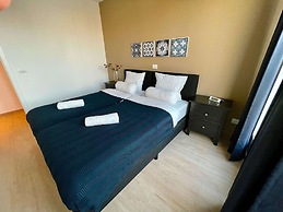 Modern 2BR 1.5 BA Near Diamond District by Oneluxstay