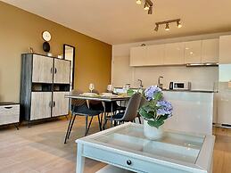 Modern 2BR 1.5 BA Near Diamond District by Oneluxstay