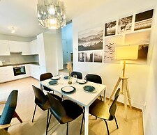 Luxury 2BR 1BA Near Fashion District by Oneluxstay