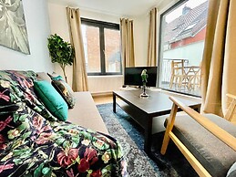 Luxury 2BR 1BA Near Fashion District by Oneluxstay