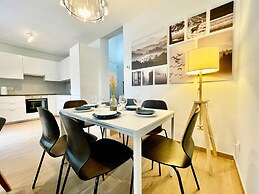 Luxury 2BR 1BA Near Fashion District by Oneluxstay