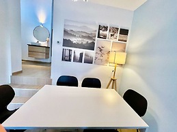 Luxury 2BR 1BA Near Fashion District by Oneluxstay