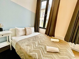 Luxury 2BR 1BA Near Fashion District by Oneluxstay