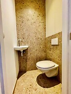 Luxury 2BR 1BA Near Fashion District by Oneluxstay