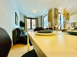 Luxury 2BR 1BA Near Fashion District by Oneluxstay