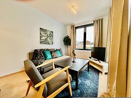 Luxury 2BR 1BA Near Fashion District by Oneluxstay