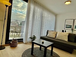 Modern 1BR Near Diamond District by Oneluxstay