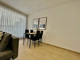 Modern 1BR Near Diamond District by Oneluxstay