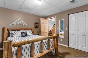Lakeside Getaway Includes Hot Tub pet Friendly